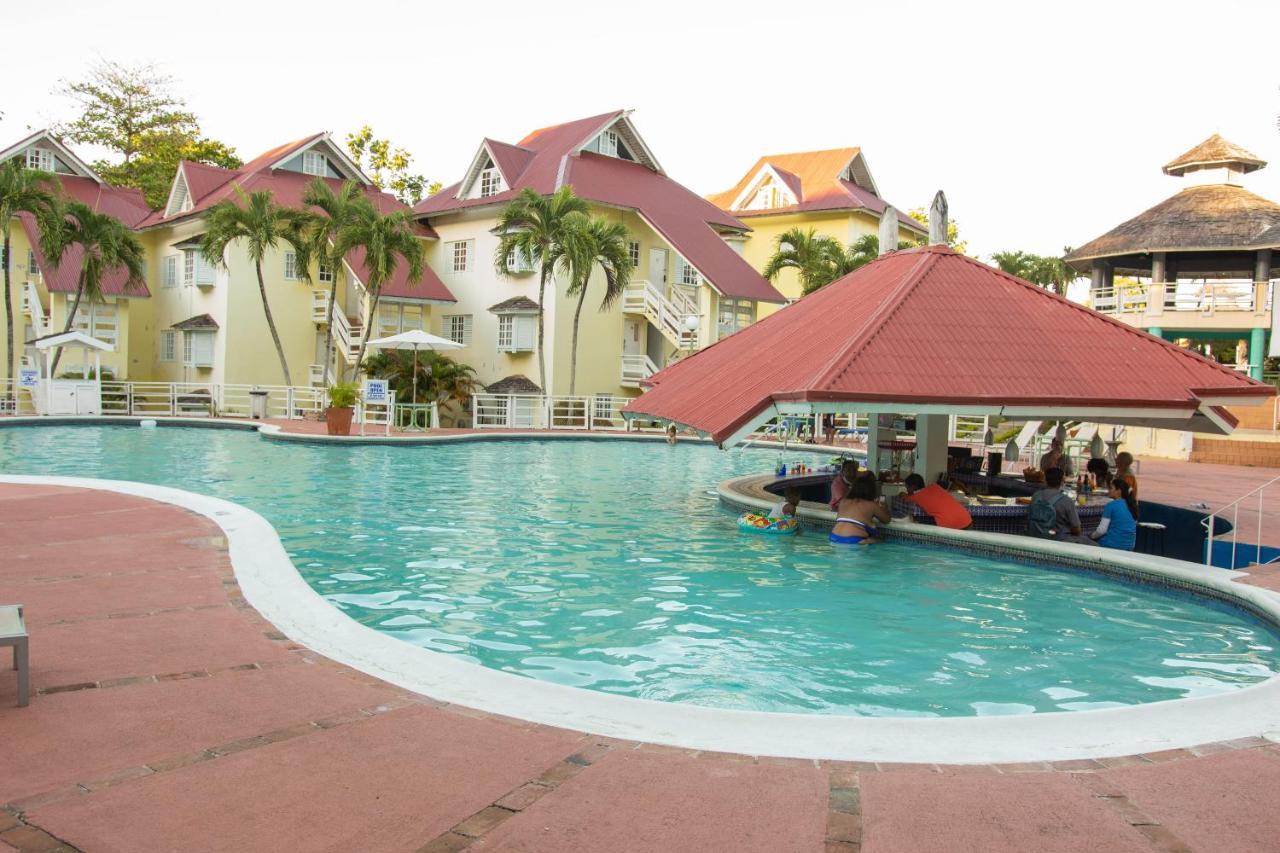 E 20 Mystic Ridge Ocho Rios Apartment ภายนอก รูปภาพ