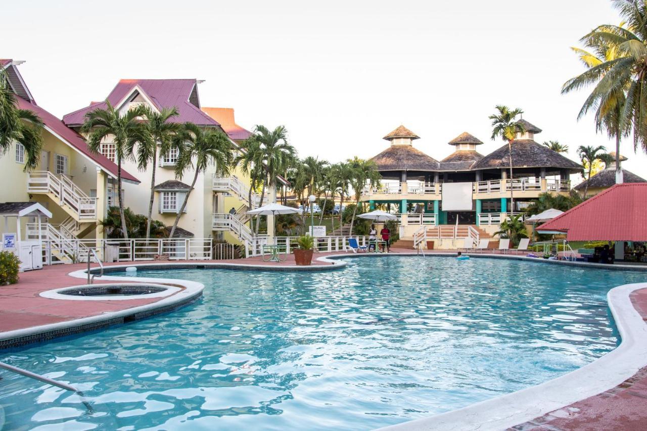 E 20 Mystic Ridge Ocho Rios Apartment ภายนอก รูปภาพ