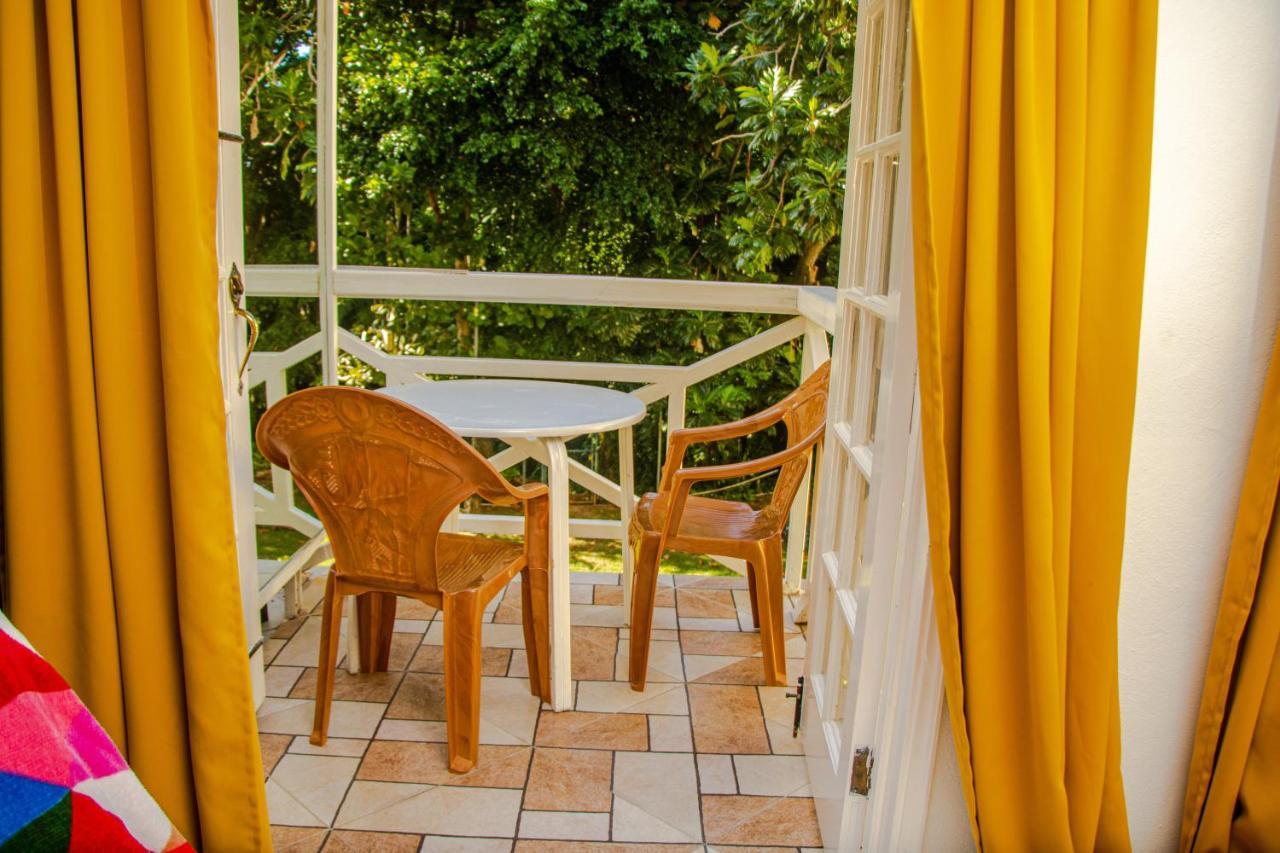 E 20 Mystic Ridge Ocho Rios Apartment ภายนอก รูปภาพ