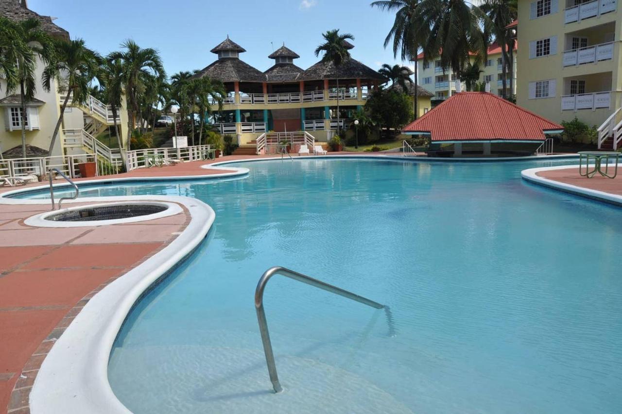 E 20 Mystic Ridge Ocho Rios Apartment ภายนอก รูปภาพ