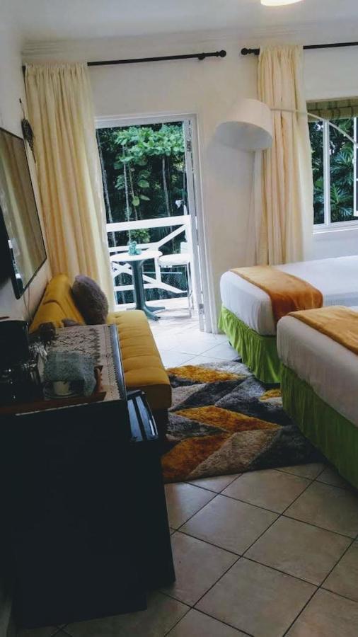 E 20 Mystic Ridge Ocho Rios Apartment ภายนอก รูปภาพ