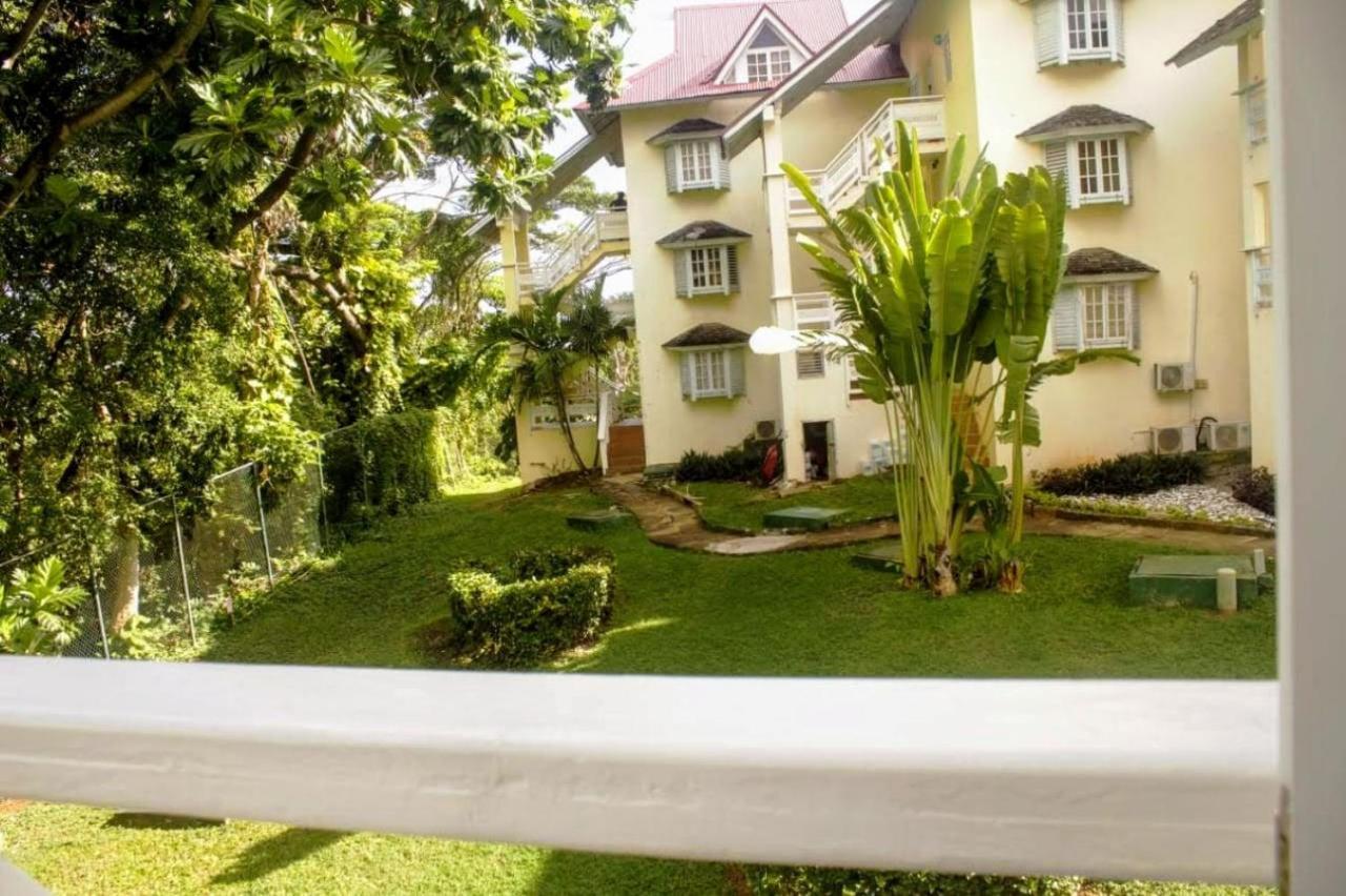 E 20 Mystic Ridge Ocho Rios Apartment ภายนอก รูปภาพ
